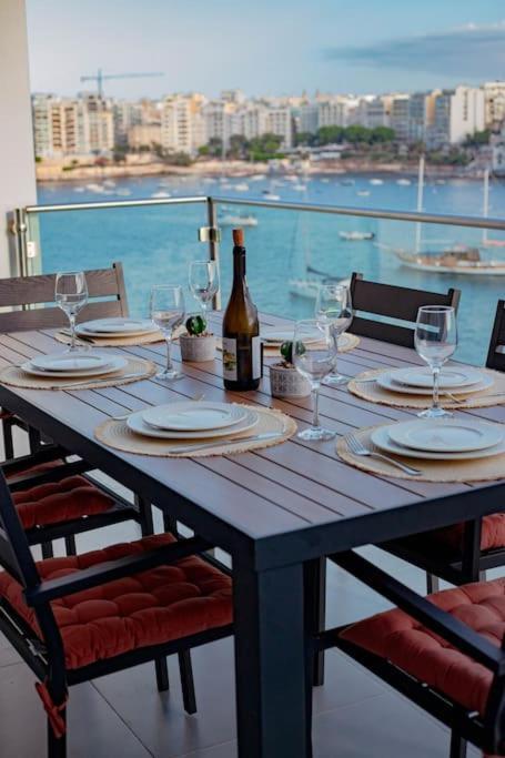 Seafront Two Bedroom Apartment Saint Julian's Ngoại thất bức ảnh