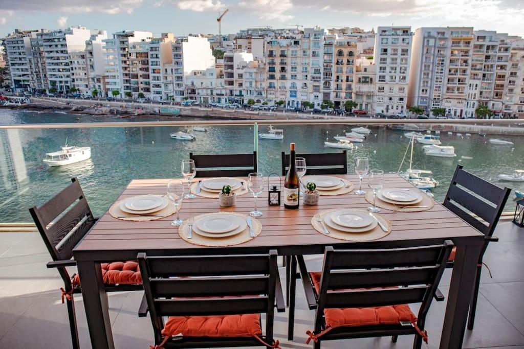 Seafront Two Bedroom Apartment Saint Julian's Ngoại thất bức ảnh