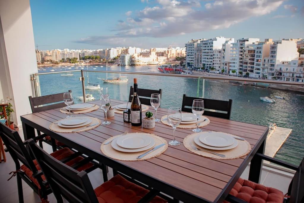 Seafront Two Bedroom Apartment Saint Julian's Ngoại thất bức ảnh